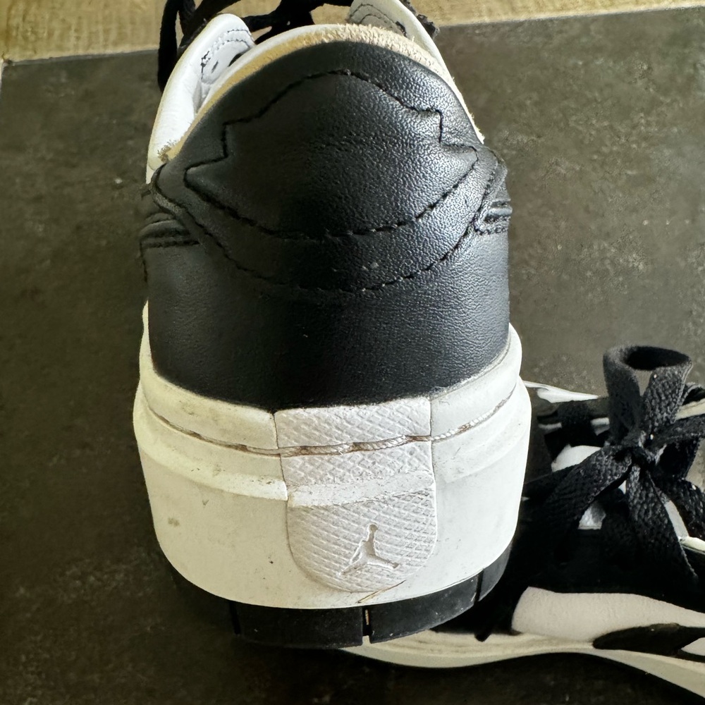 Nike Panda Dunks Elevated - image 5